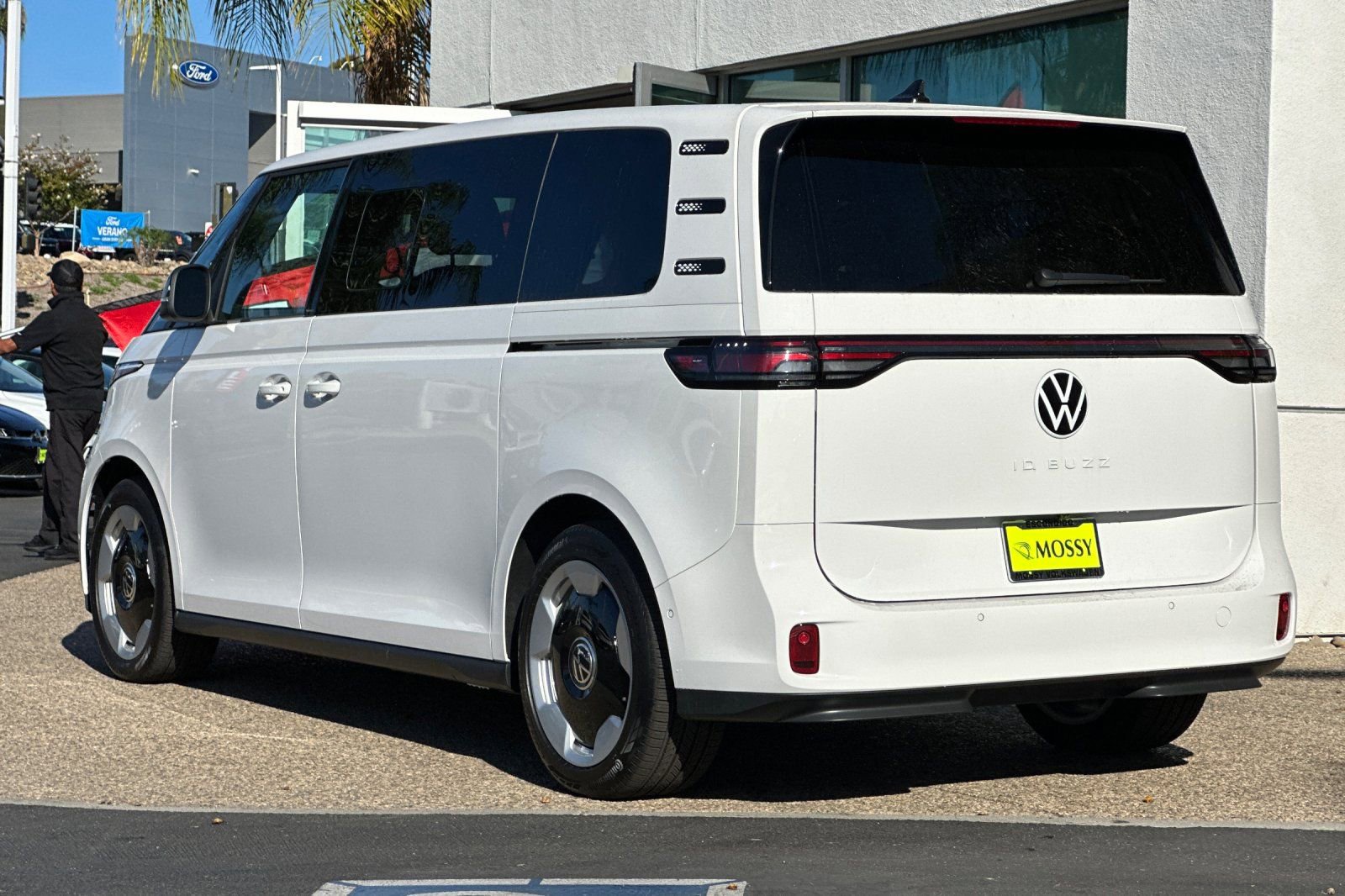 New 2025 Volkswagen ID. Buzz Pro S image 6