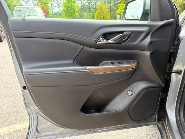 Used 2021 GMC Acadia SLE w/ Driver Convenience Package FWD image 10