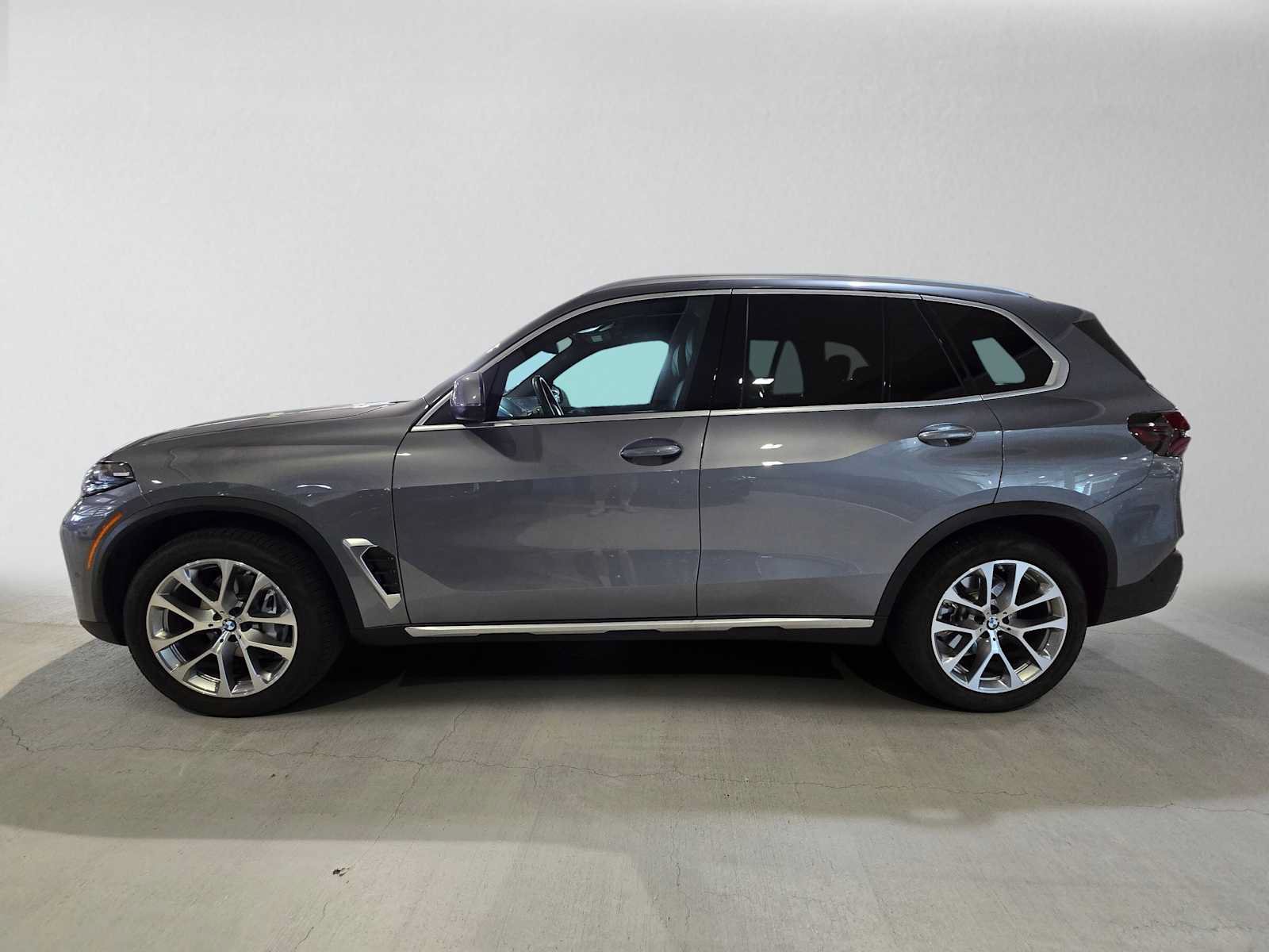 Used 2026 BMW X5 xDrive40i AWD/4WD image 6
