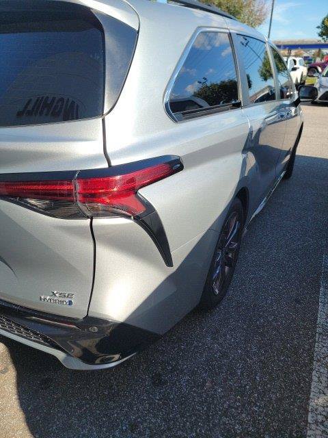Used 2022 Toyota Sienna XSE FWD image 9