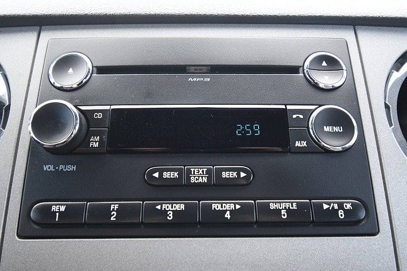 Used 2015 Ford F250 XLT w/ XLT Premium Package AWD/4WD image 18