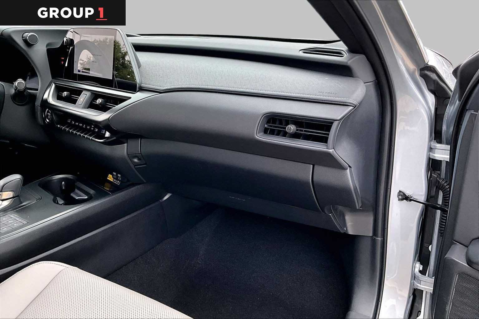 Certified 2025 Lexus UX 300h FWD w/ Accessory Package (Z1) image 16