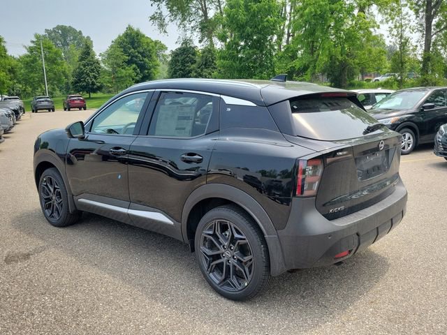 New 2025 Nissan Kicks SR w/ SR Premium Package AWD/4WD image 3