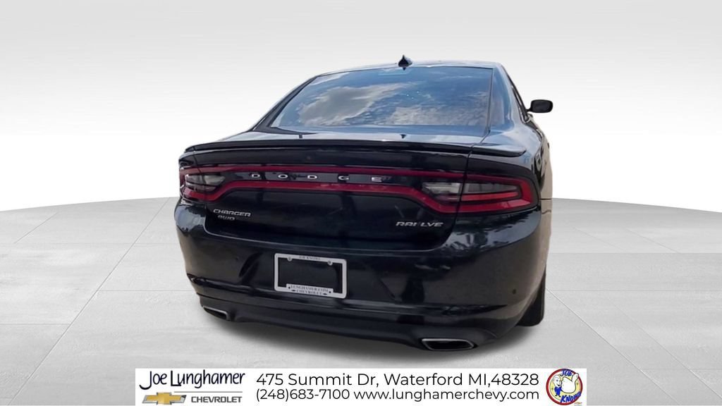 Used 2017 Dodge Charger SXT w/ AWD Premium Group image 9
