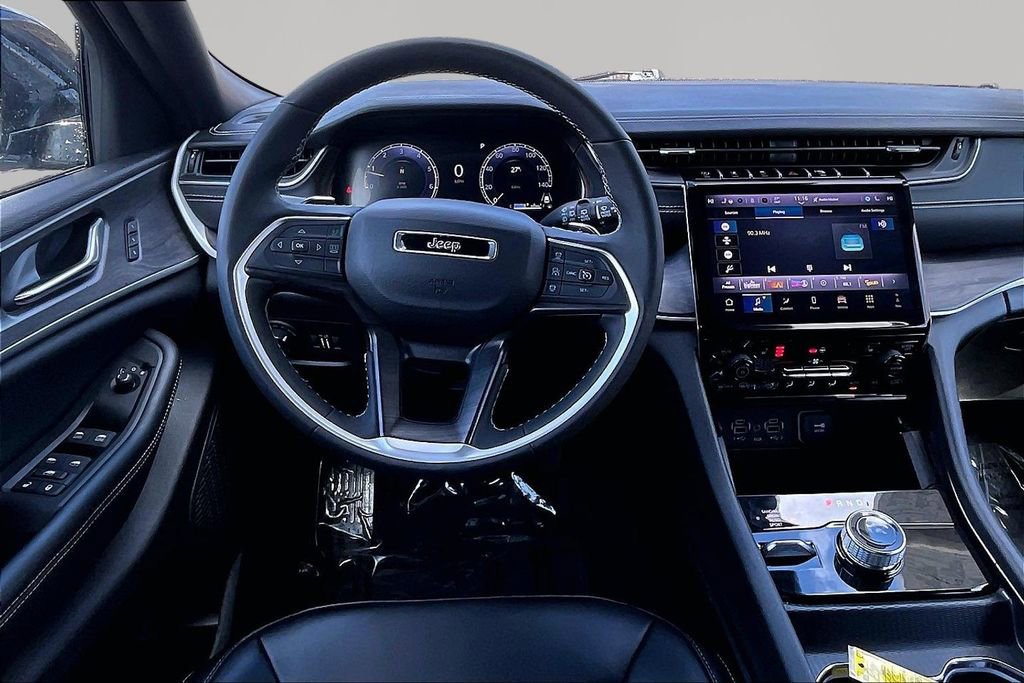 Used 2024 Jeep Grand Cherokee Limited image 10