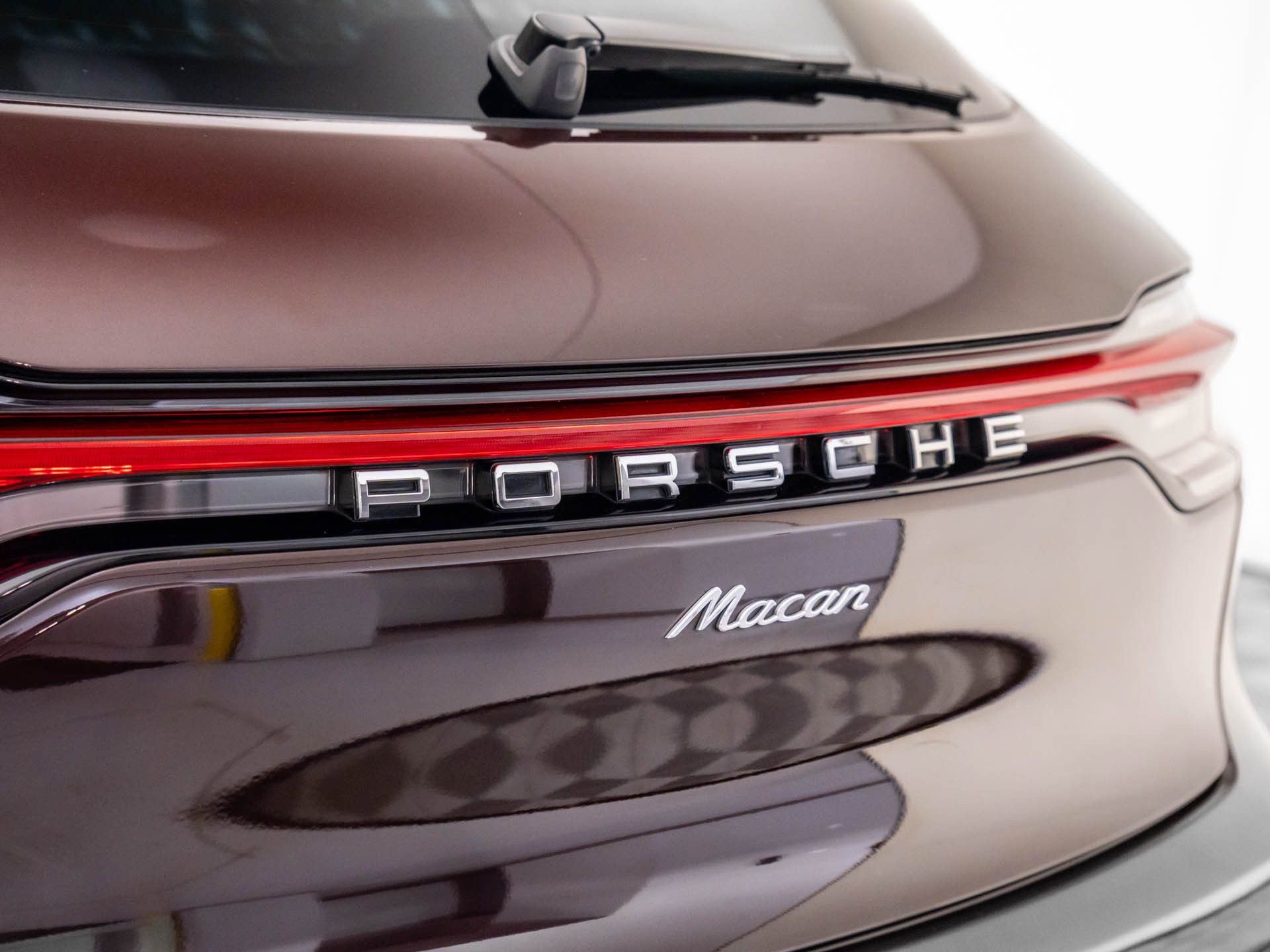 Certified 2023 Porsche Macan image 37