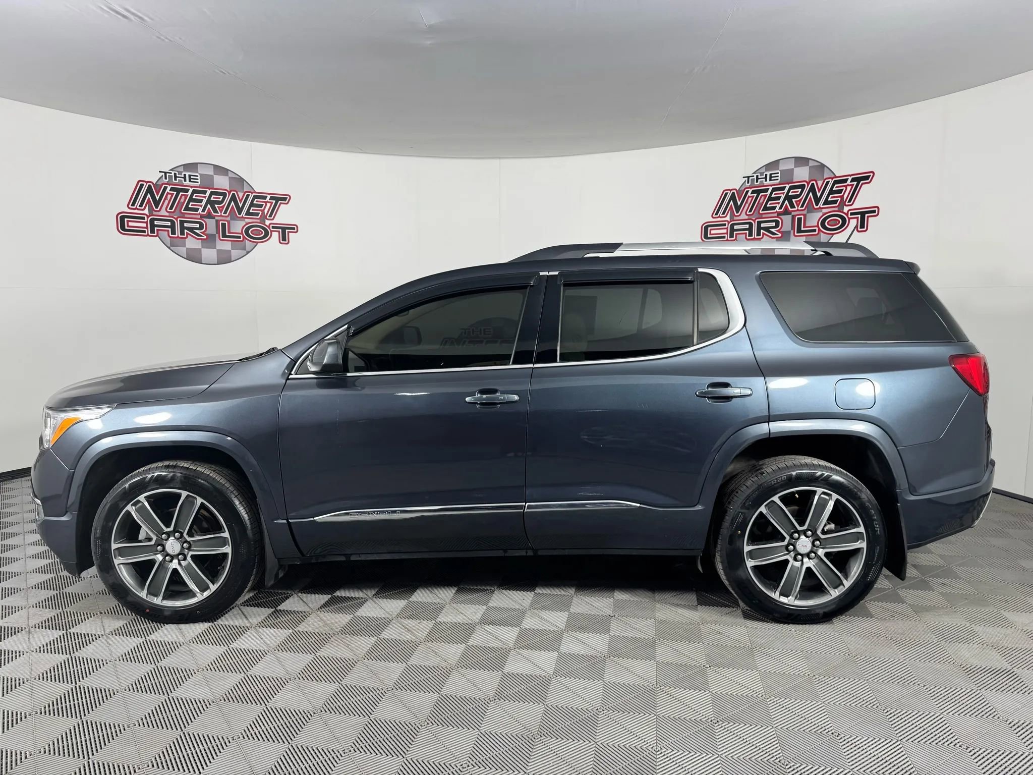 Used 2019 GMC Acadia Denali w/ Technology Package image 4