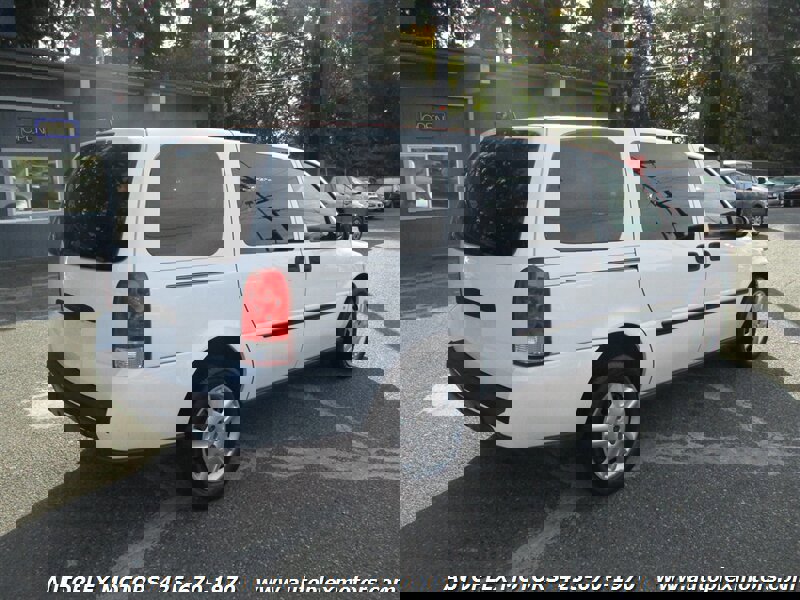 Used 2008 Chevrolet Uplander w/ Climate Package image 3