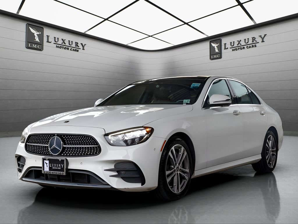 Used 2022 Mercedes-Benz E 350 4MATIC Sedan image 4