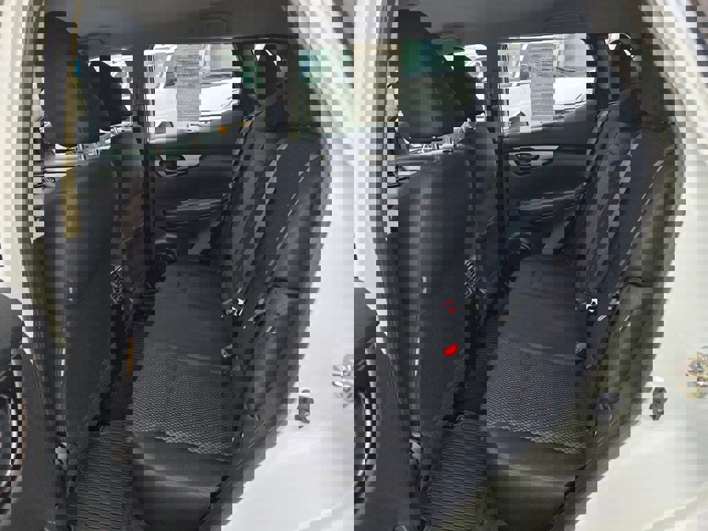 Used 2022 Nissan Rogue Sport S image 9