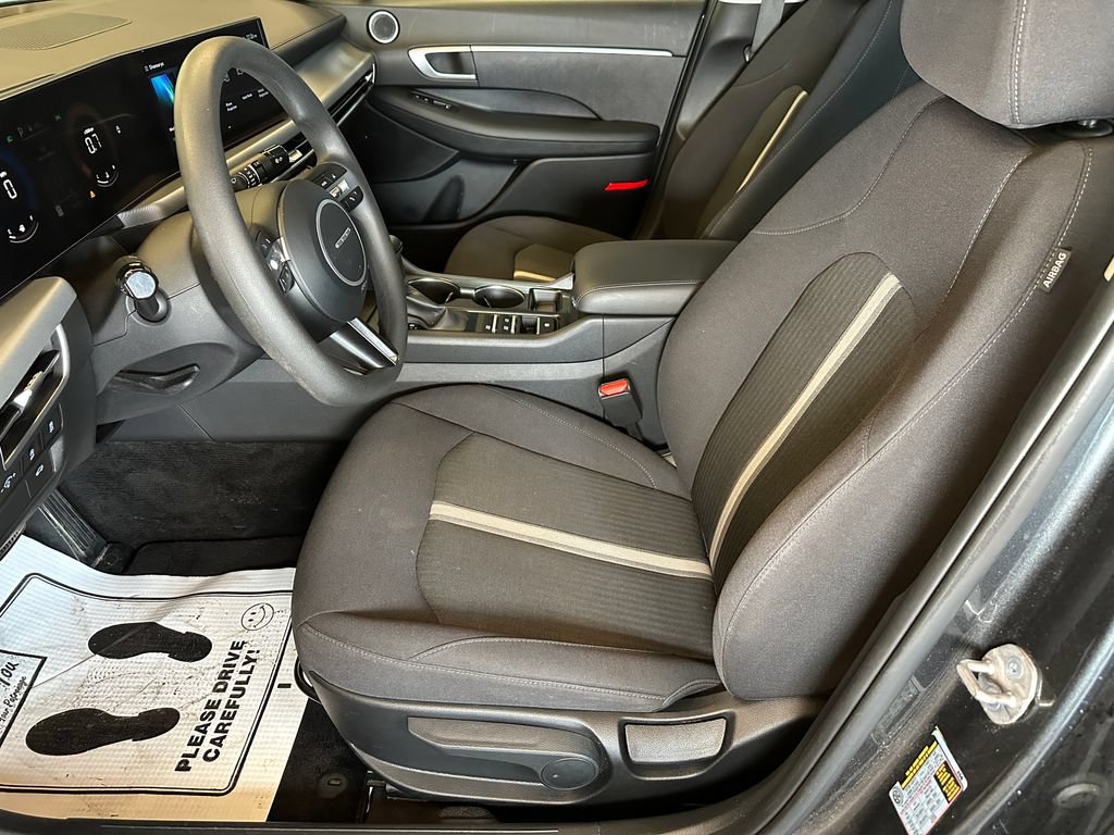 Used 2025 Hyundai Sonata SE FWD image 19