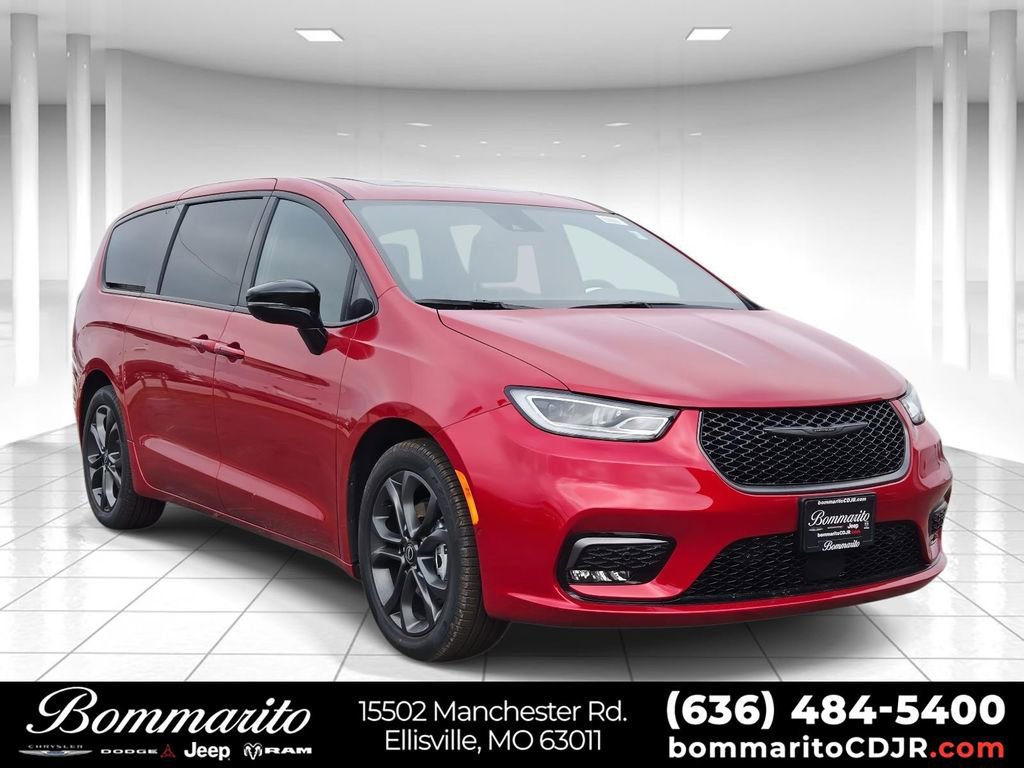 New 2026 Chrysler Pacifica Select