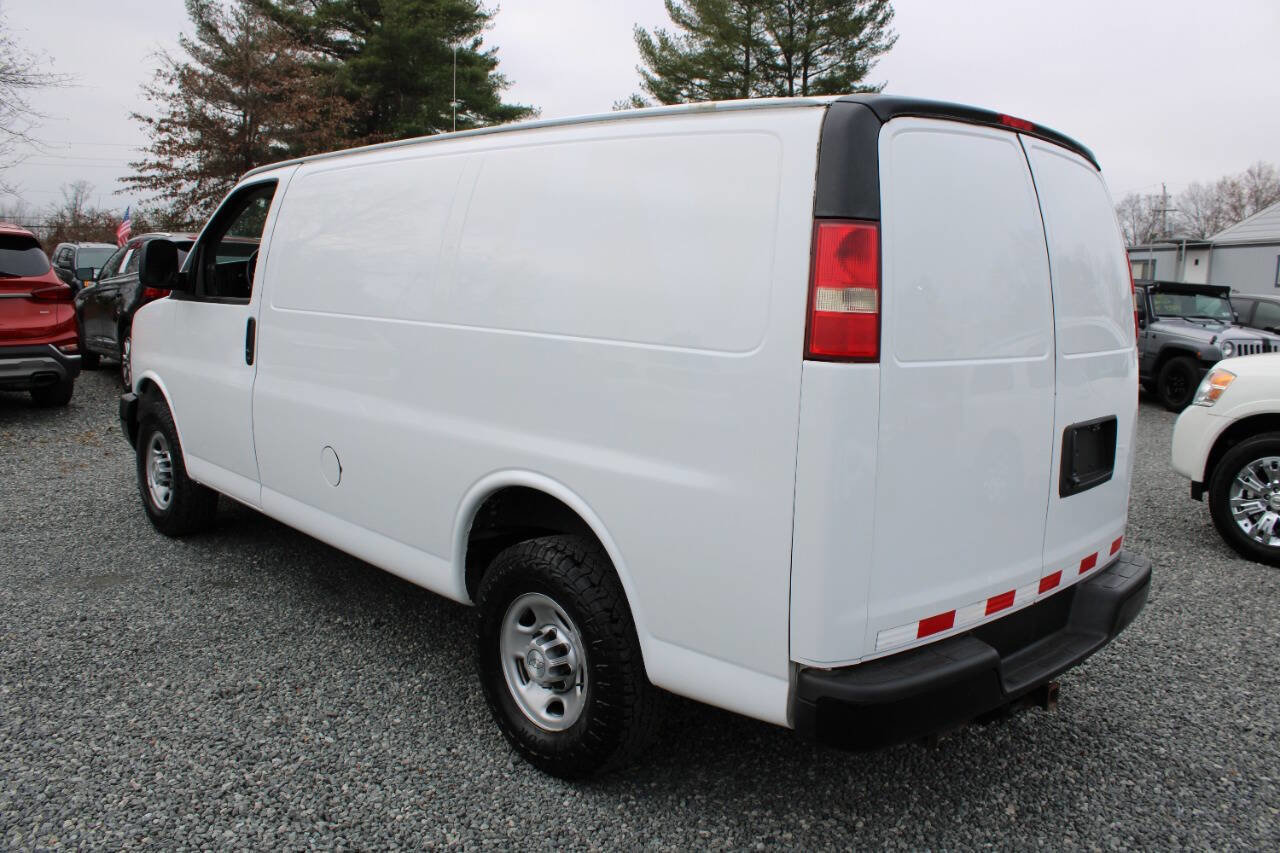 Used 2015 Chevrolet Express 2500 image 9