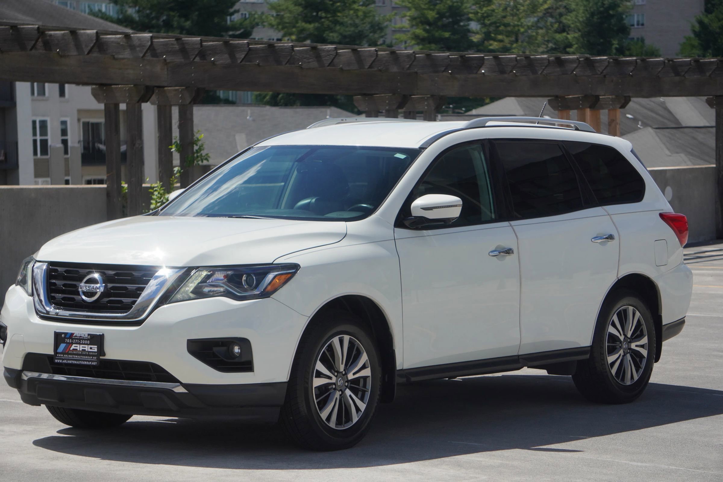 Used 2017 Nissan Pathfinder SL image 28