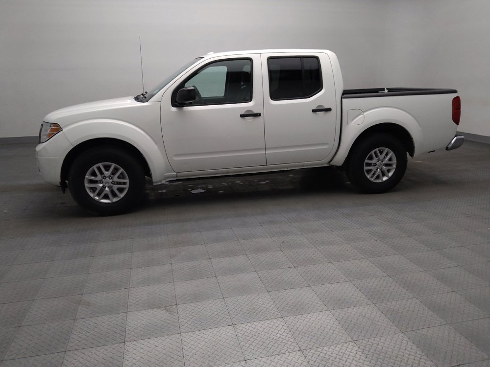 Used 2018 Nissan Frontier SV RWD image 2