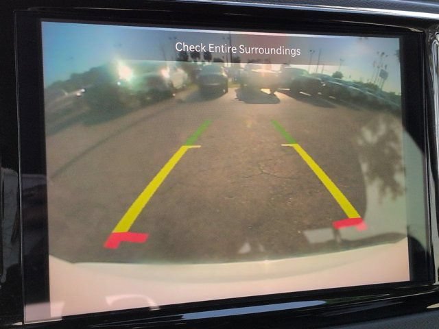 Used 2023 Chrysler Pacifica Touring-L FWD image 18