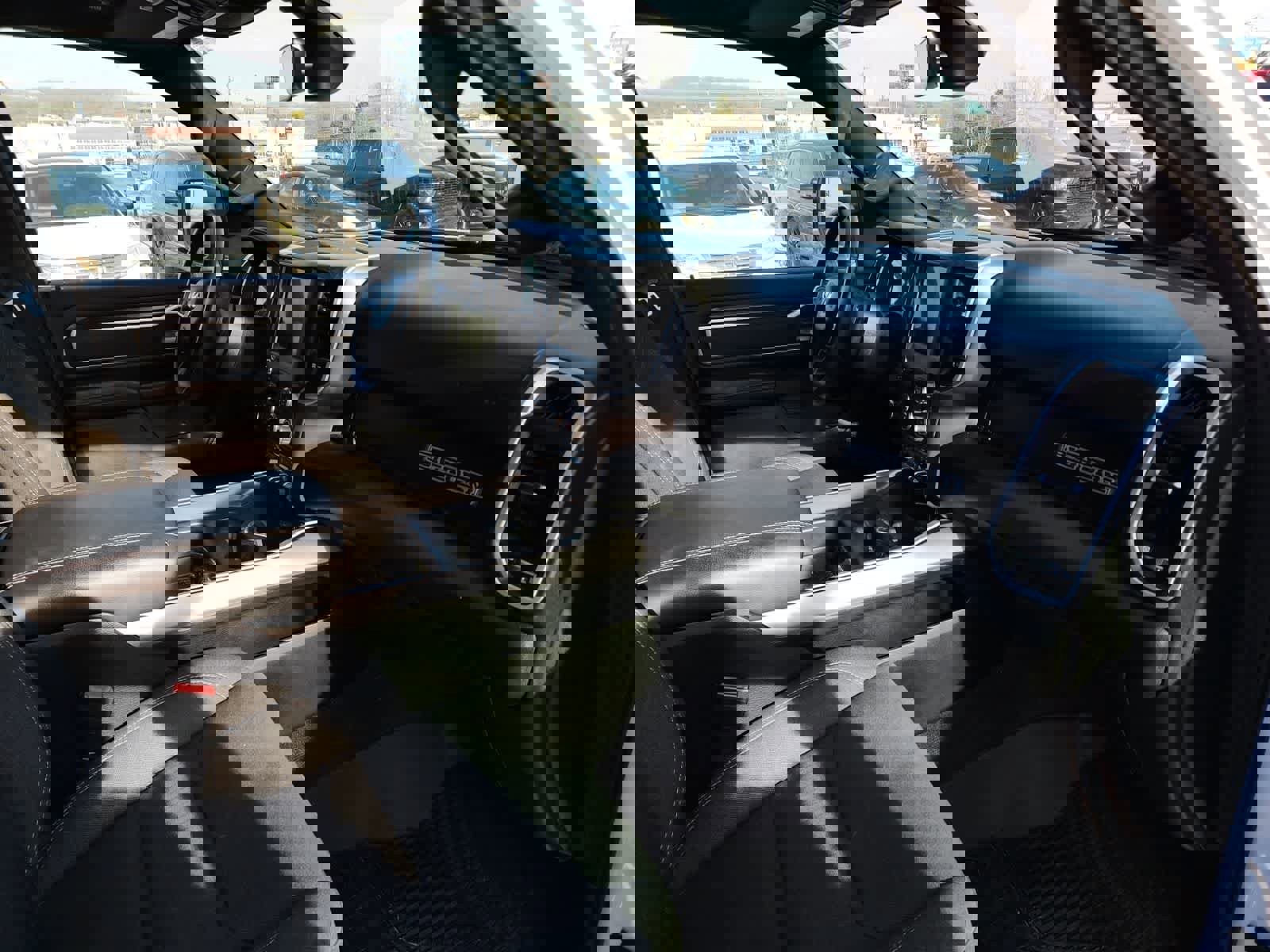 Certified 2022 RAM 1500 Big Horn image 17