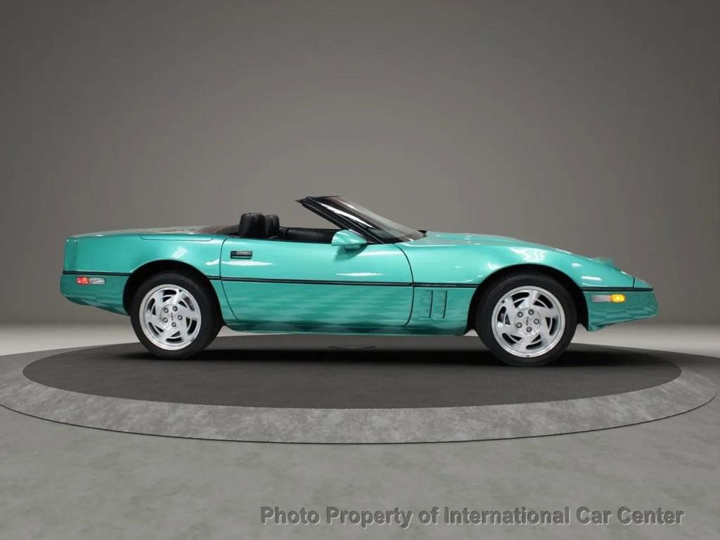 Used 1990 Chevrolet Corvette Convertible image 4