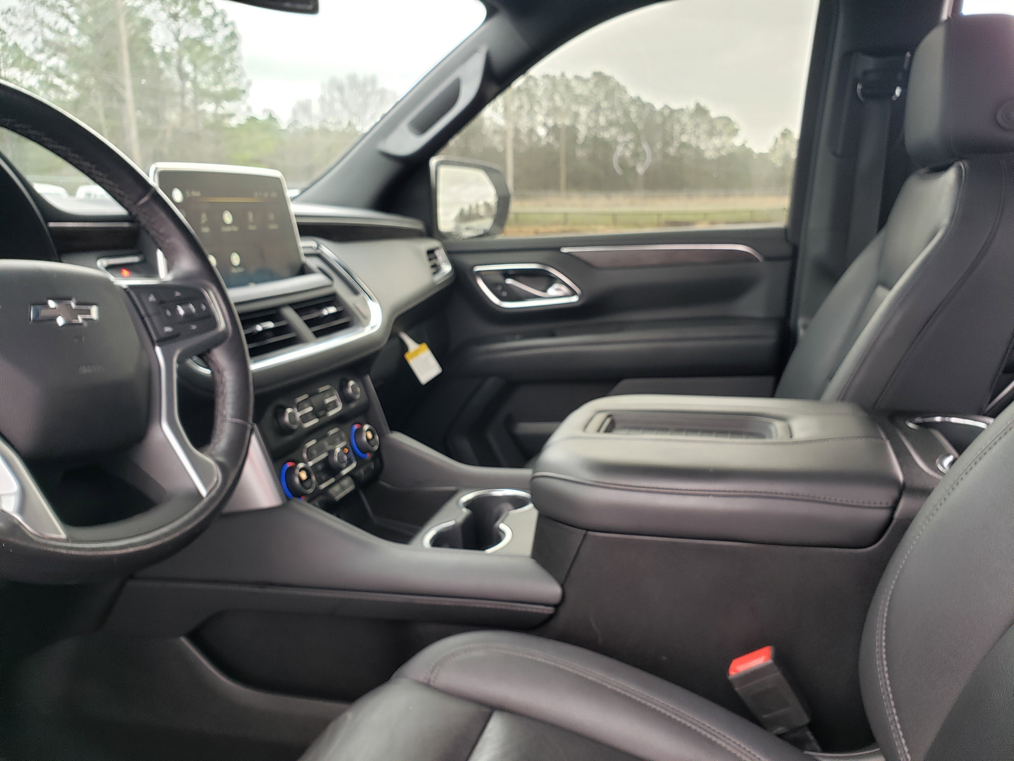 Used 2022 Chevrolet Suburban Z71 w/ Luxury Package image 28