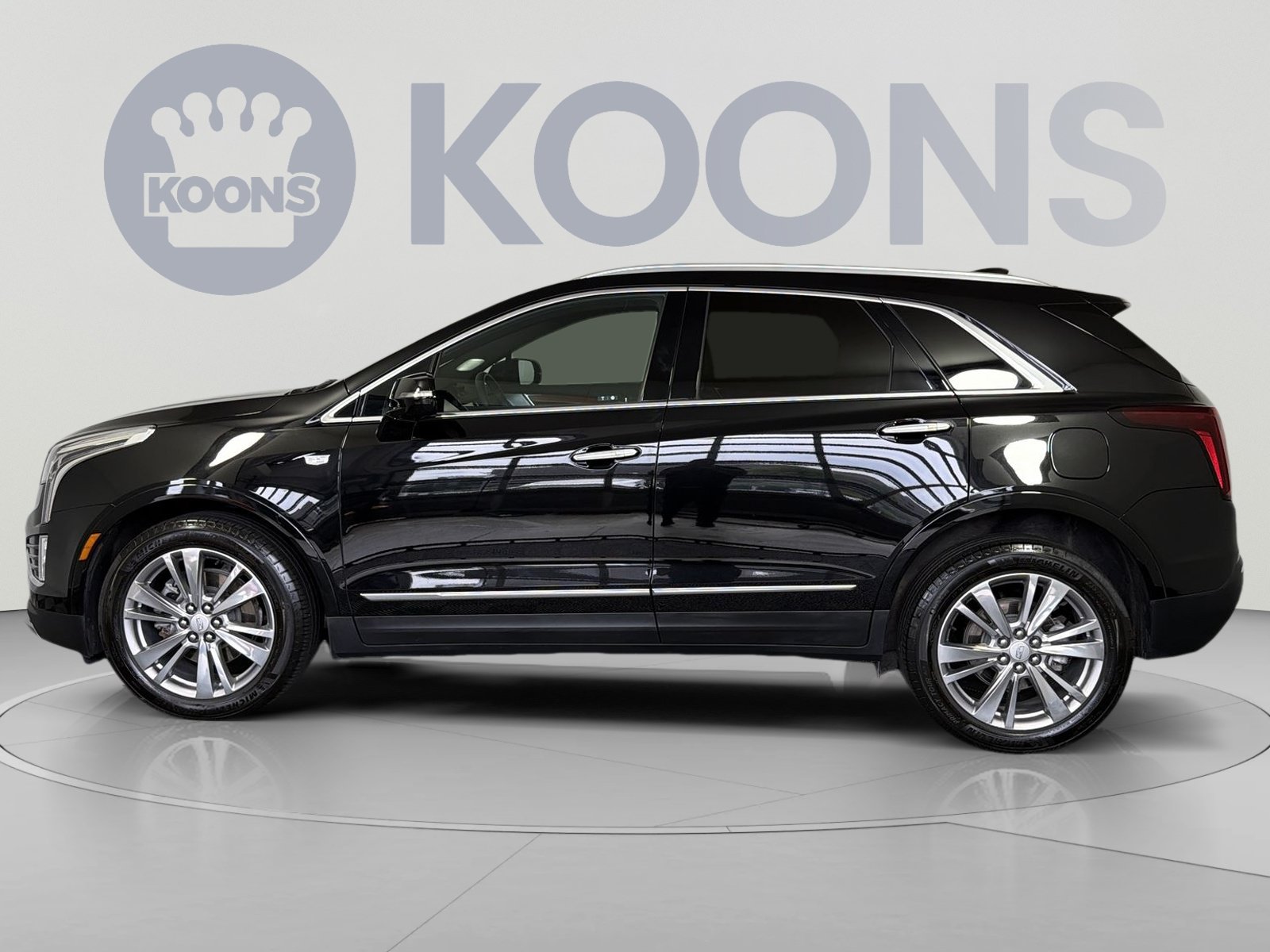 Used 2024 Cadillac XT5 Premium Luxury w/ LPO, Floor Liner Package AWD/4WD image 2