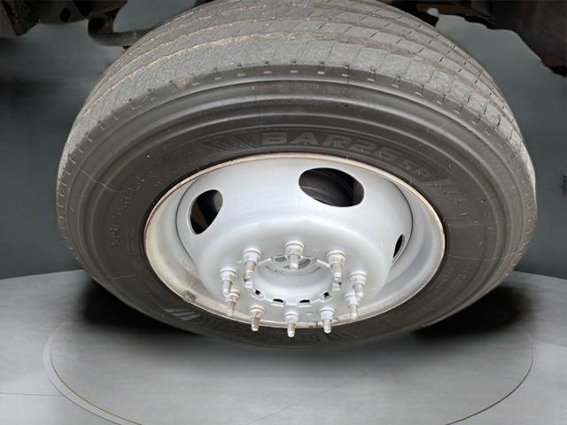 Used 2015 Ford F550 4x4 Crew Cab Super Duty image 9