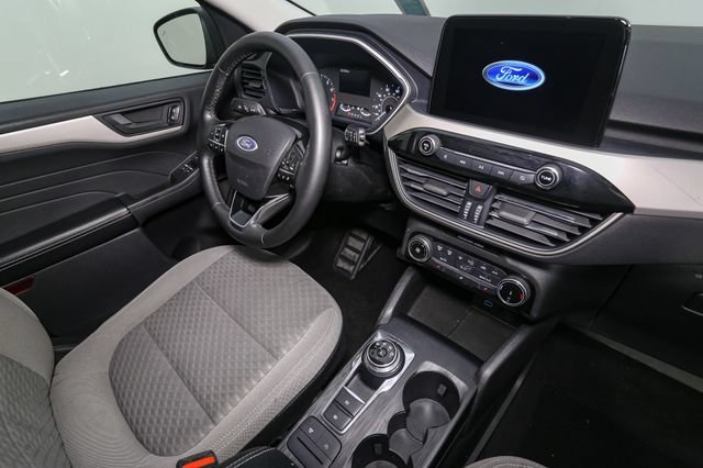 Used 2022 Ford Escape SE w/ Cold Weather Package AWD/4WD image 17