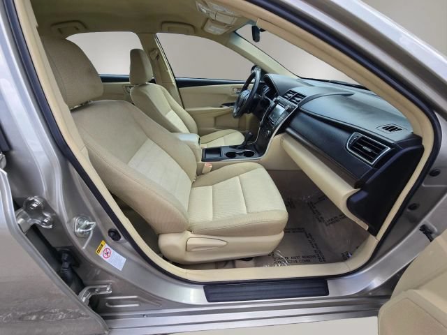 Used 2016 Toyota Camry LE FWD image 16