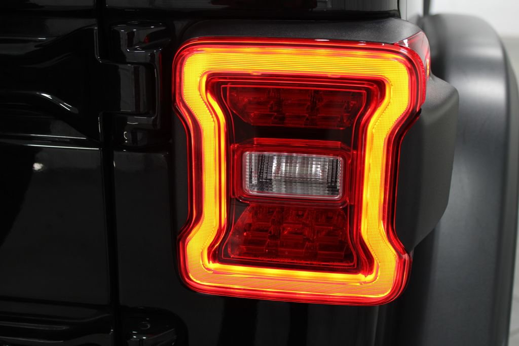 Used 2024 Jeep Wrangler Unlimited Rubicon image 23