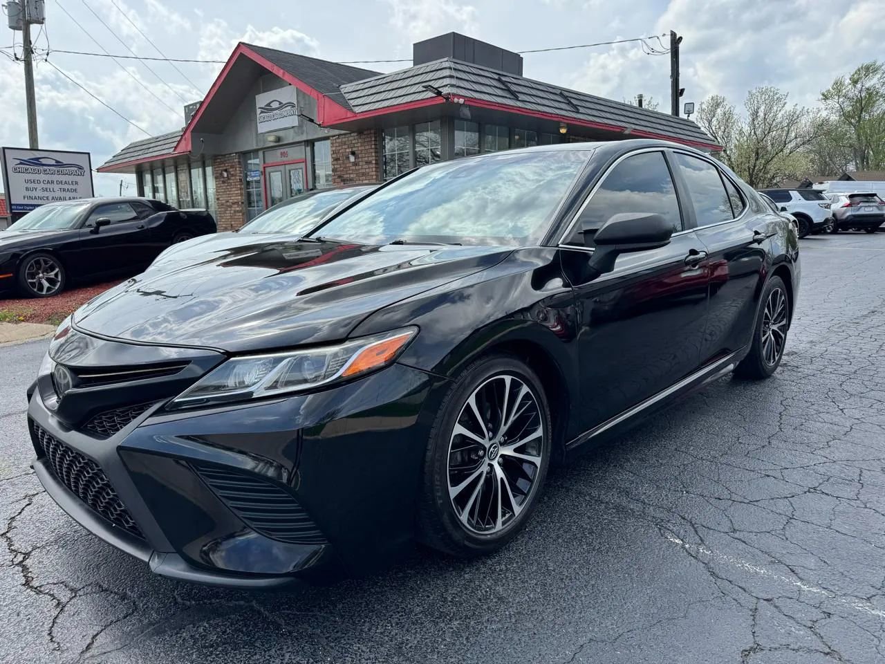 Used 2019 Toyota Camry SE image 5