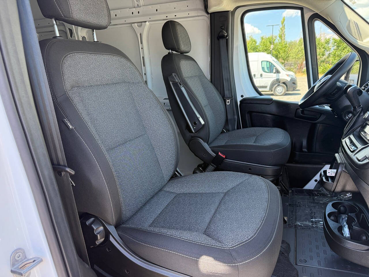 Used 2025 RAM ProMaster 2500 FWD image 18