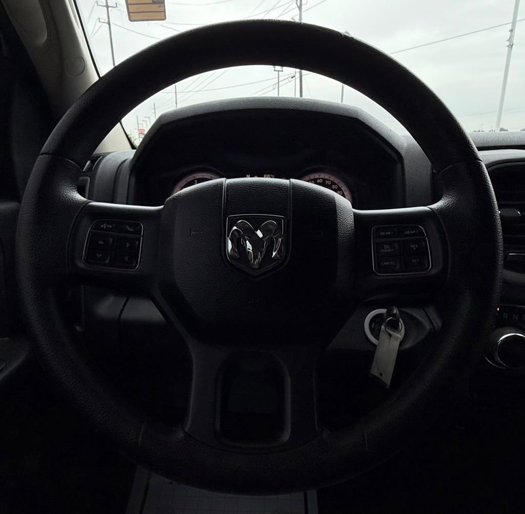 Used 2014 RAM 1500 Express RWD image 19