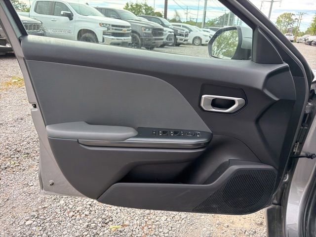 Used 2025 Kia K4 LXS image 16