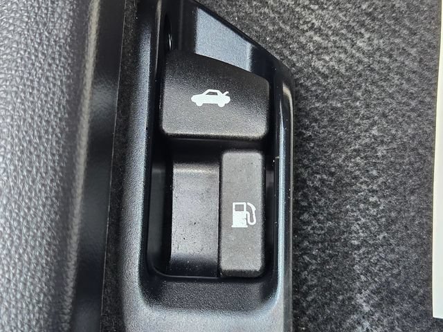 Used 2024 Toyota Corolla LE FWD image 18