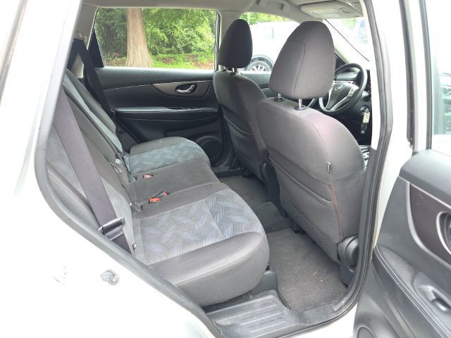 Used 2016 Nissan Rogue S FWD image 27