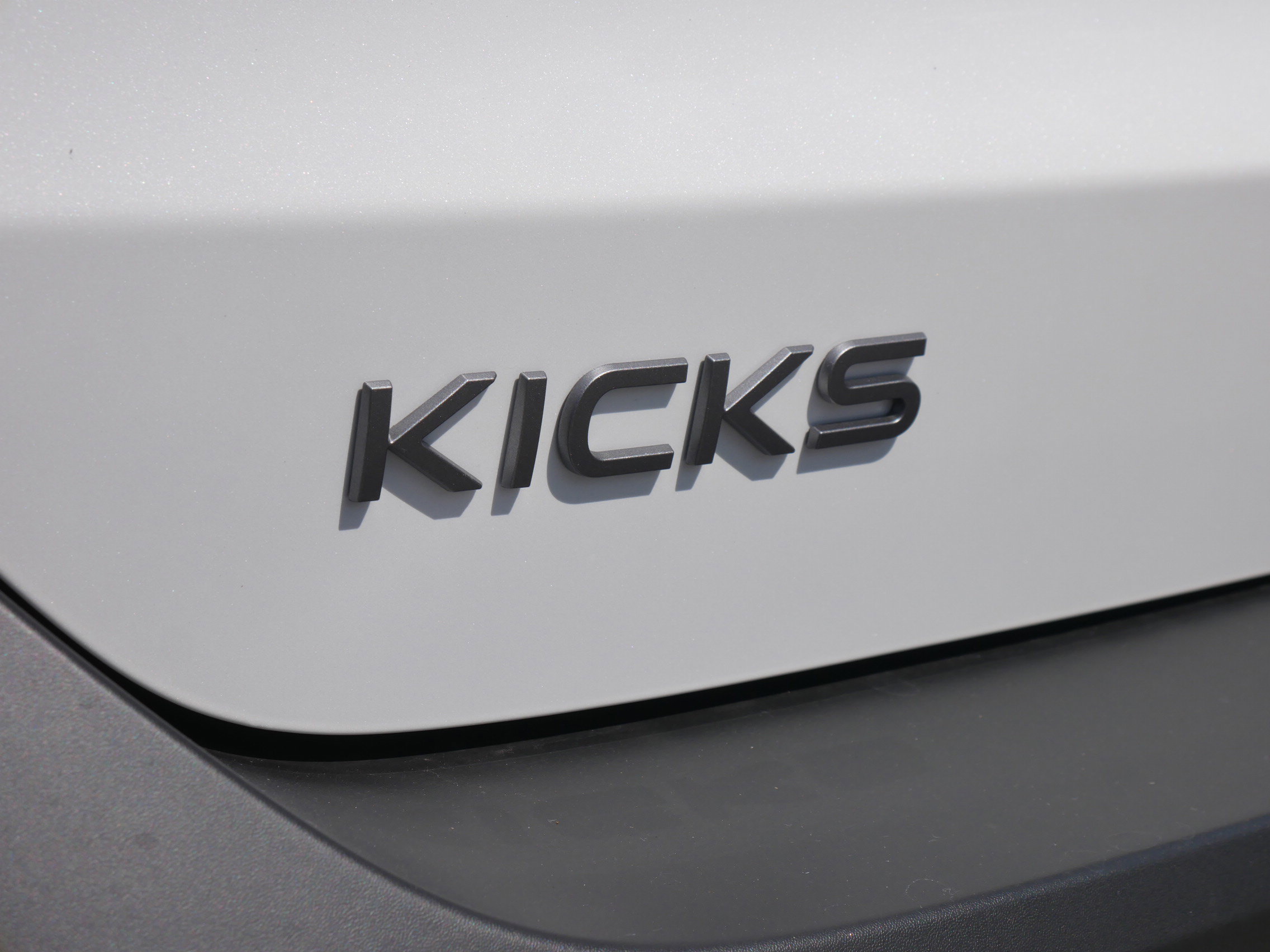 New 2025 Nissan Kicks SR w/ SR Premium Package image 18