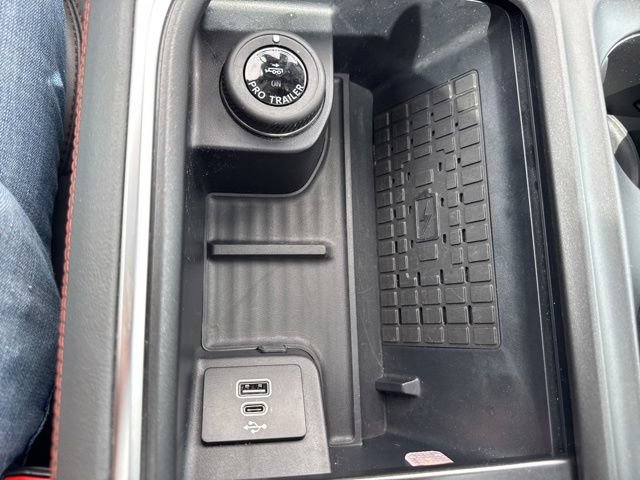 Used 2025 Ford Expedition Active AWD/4WD image 22