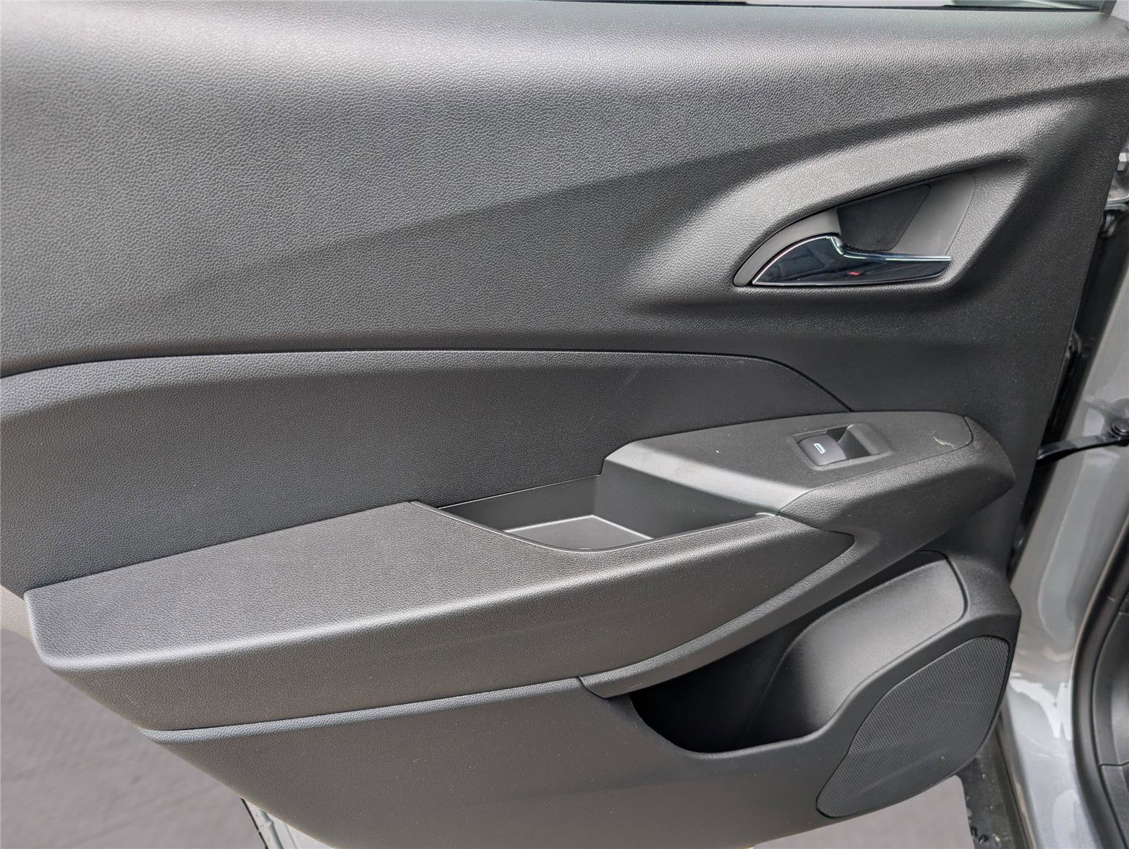 New 2026 Chevrolet Trax RS w/ Sunroof Package image 34