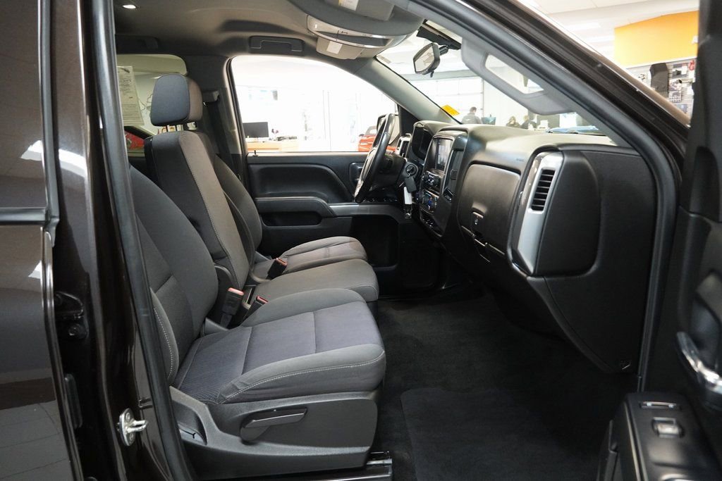 Used 2018 Chevrolet Silverado 1500 LT w/ All Star Edition image 33