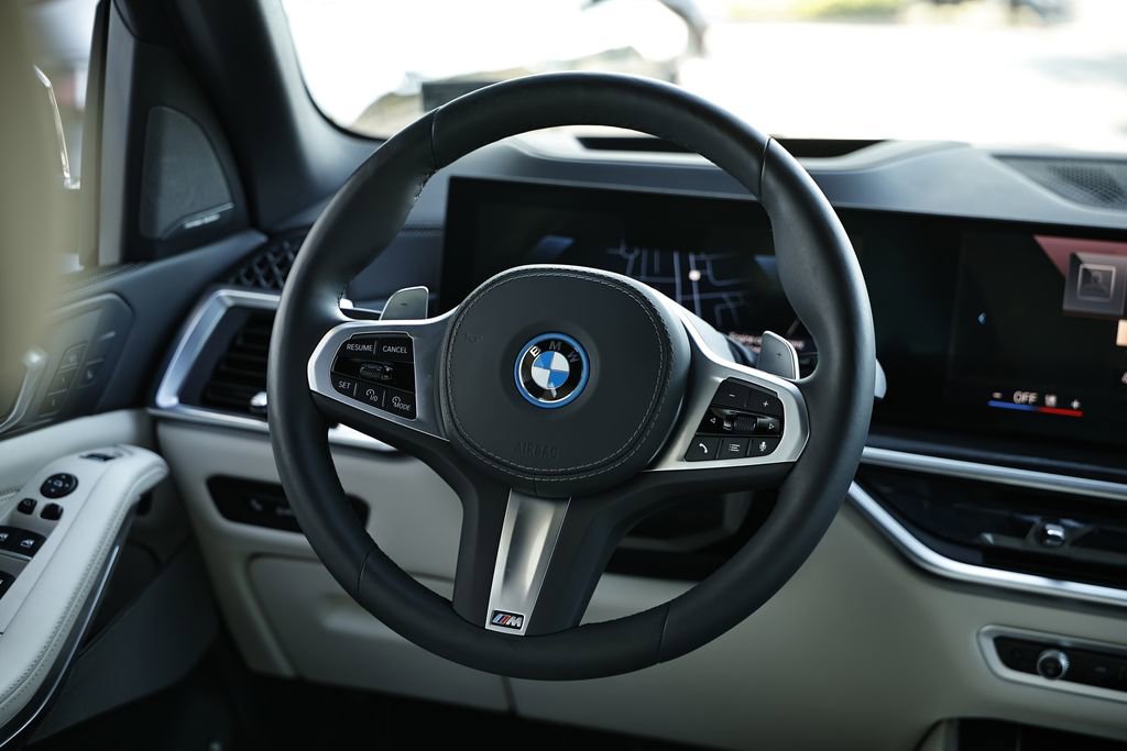 Certified 2025 BMW X5 xDrive50e w/ M Sport Package AWD/4WD image 27