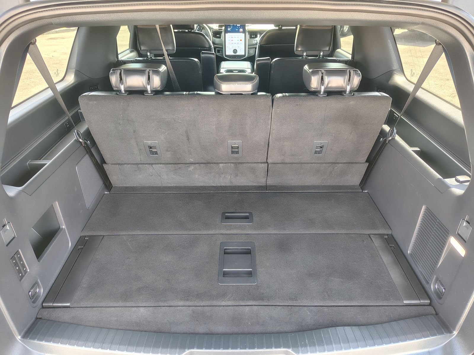 Used 2024 Ford Expedition Max Platinum RWD image 14