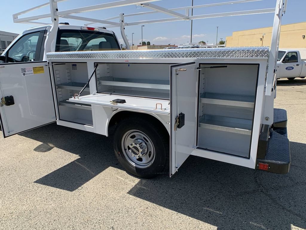 New 2025 Ford F350 XL w/ XL Chrome Package RWD image 35