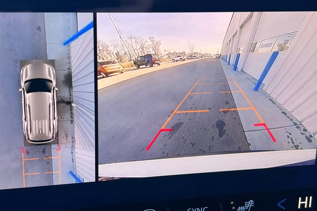 New 2026 Chevrolet Traverse LT w/ Enhanced Driving Package image 18