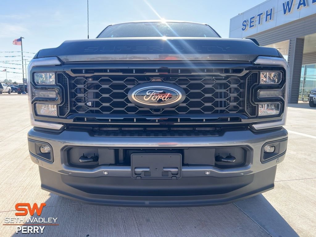 New 2026 Ford F250 Lariat w/ Black Appearance Package image 12