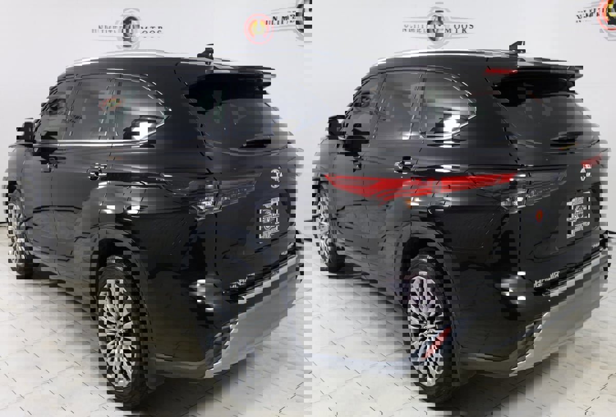 Used 2021 Toyota Highlander Platinum image 4