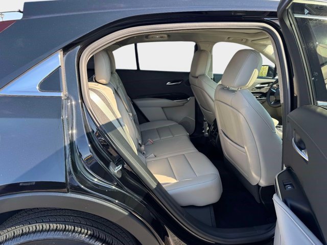 Certified 2023 Cadillac XT4 Premium Luxury w/ LPO, ONYX Package AWD/4WD image 16