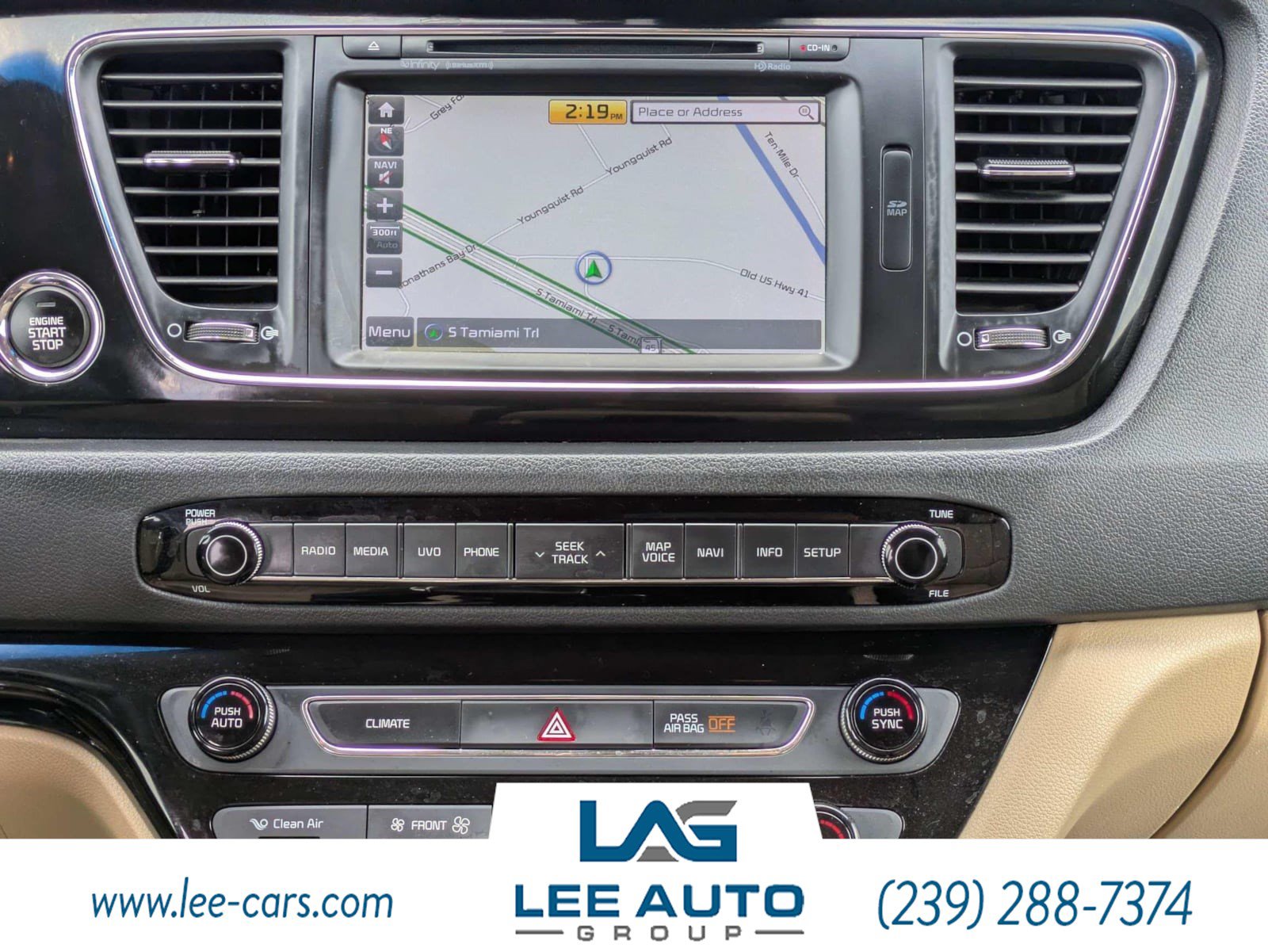 Used 2017 Kia Sedona SX Limited w/ Option Group 030 FWD image 16