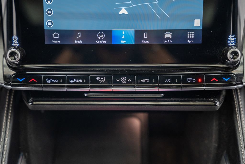 Used 2023 Jeep Wagoneer L Series II w/ Convenience Group I AWD/4WD image 27