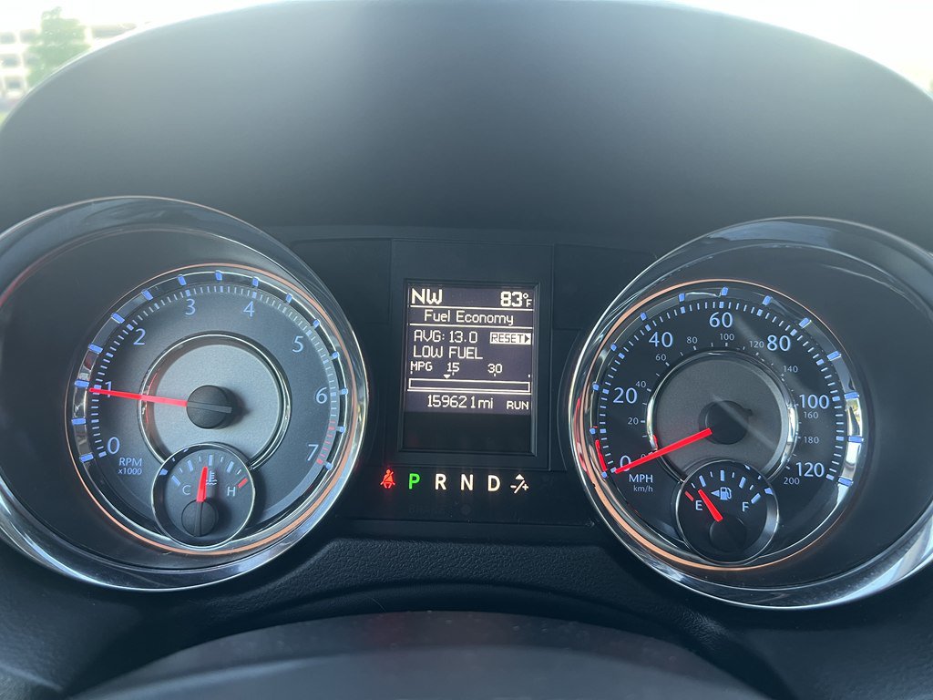 Used 2014 Chrysler Town & Country Touring FWD image 18