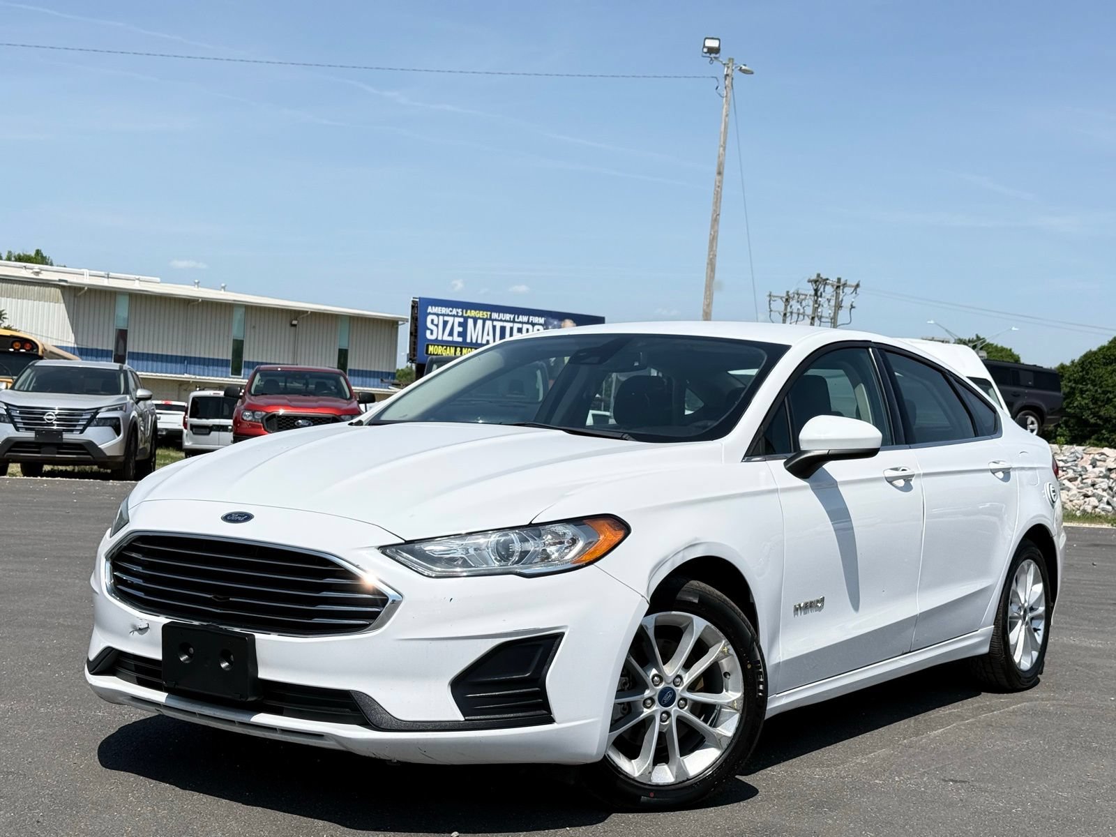 Used 2019 Ford Fusion SE FWD image 1