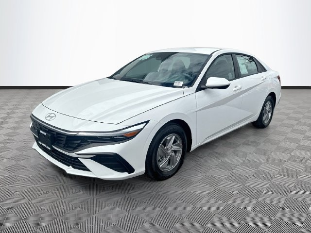 New 2026 Hyundai Elantra SE FWD image 3